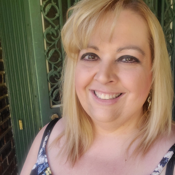 Meet your Posher, April - Picture 1 of 1